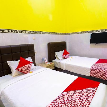Oyo 1427 Azzahra Guest House Syariah Mataram Eksteriør bilde